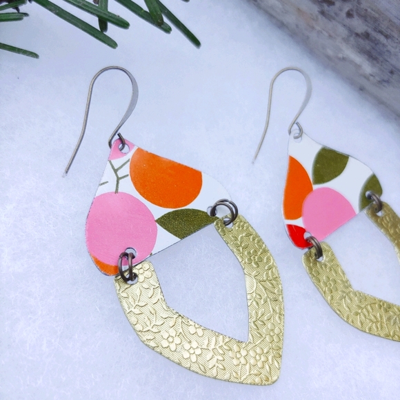 🛑SOLD🛑Retro Spring Garden - Vintage Tin & Brass - Picture 4 of 8